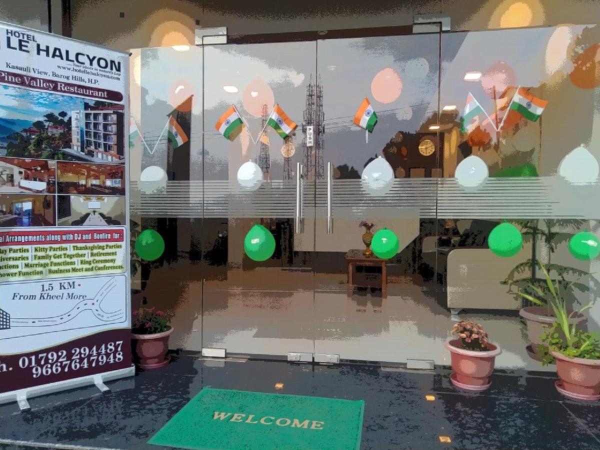 Hotel Le Halcyon , Kasauli Solan Bagian luar foto